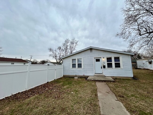 Building Photo - 1408 Holland St