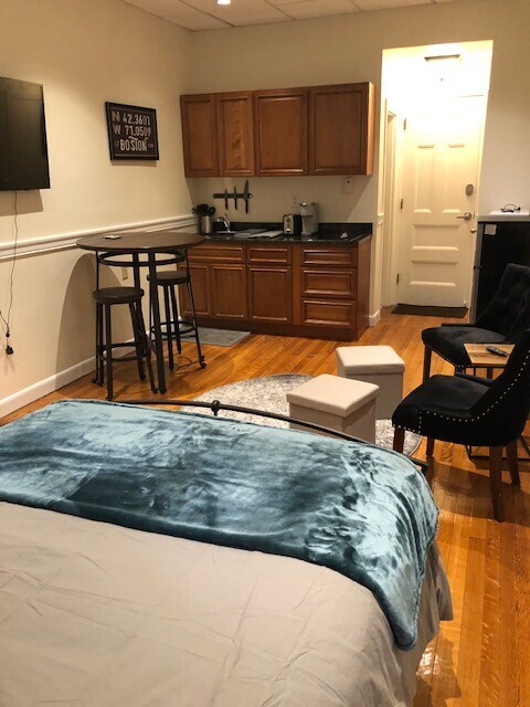 Foto principal - 305 Newbury St