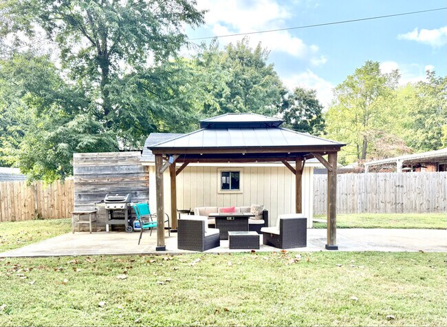 Building Photo - 214 Donelson Hills Dr