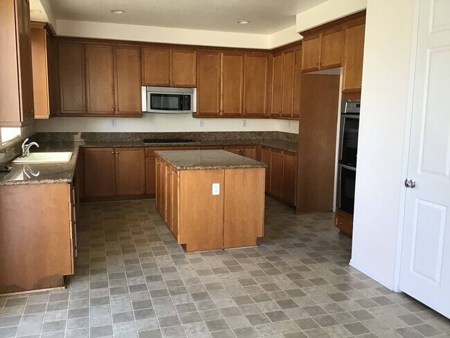Foto del edificio - 6027 Oak Fence Ln