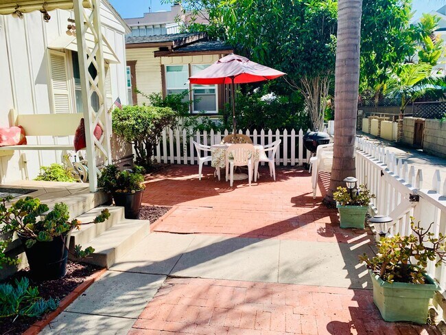 Foto del edificio - MISSION BEACH COTTAGE 2BD/1BA - FULLY FURNISHED - Available September 8, 2026 - 6/25/27