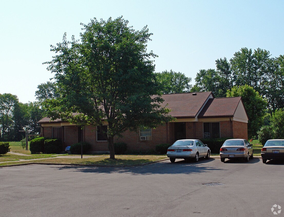Building Photo - 63-87 E Maple St