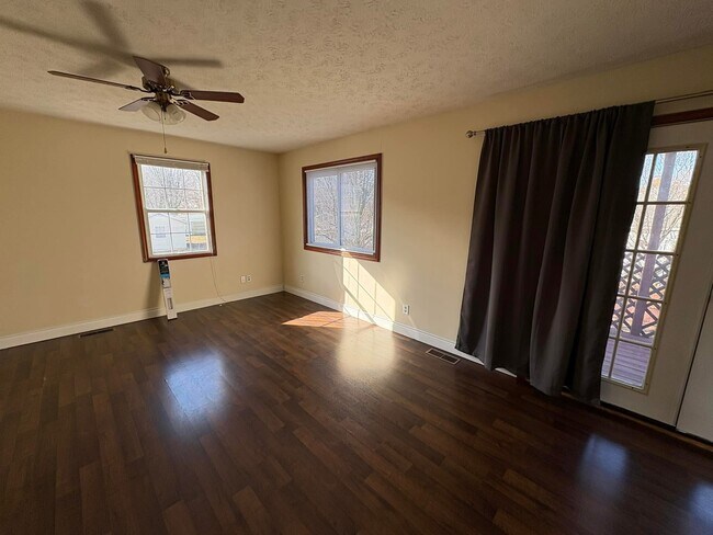 Foto del edificio - 506 John C Strange St