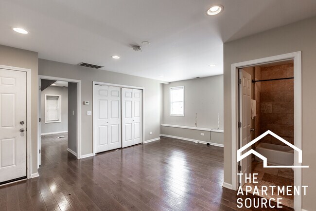 Foto del edificio - 1532 N Greenview Ave