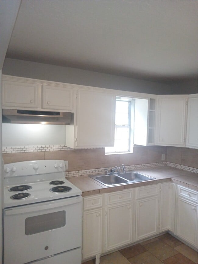 Building Photo - 24571 Cochran Dr