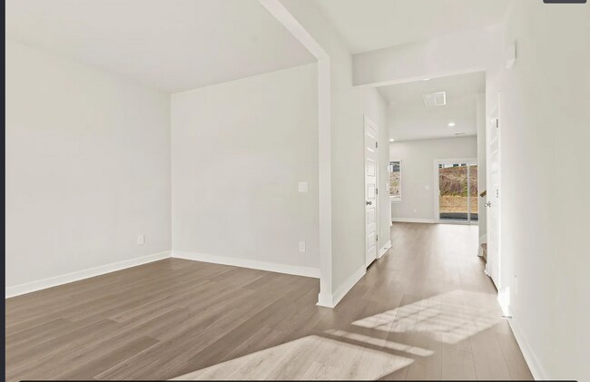 Foto del edificio - 569 Cozy Blf Rd