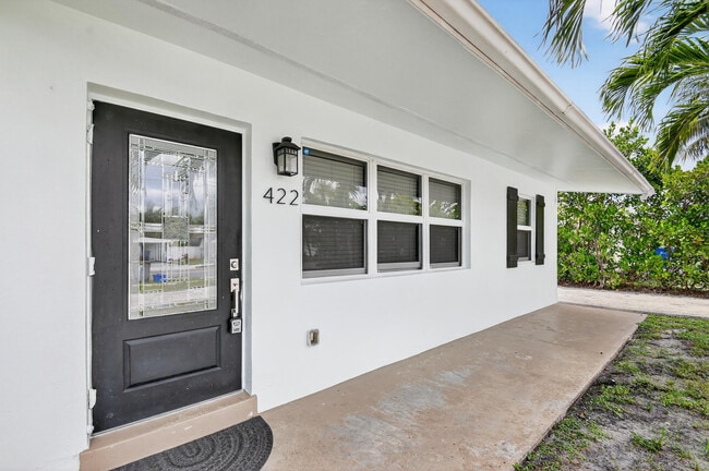 Foto del edificio - 422 W Ocean Ave
