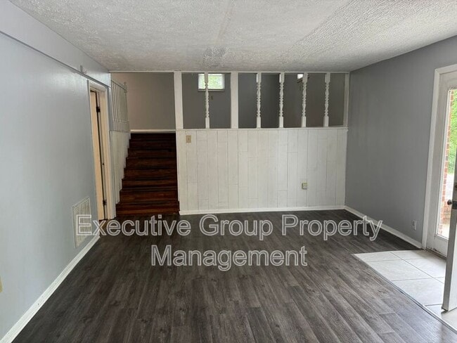 Building Photo - 1178 Lois Ln