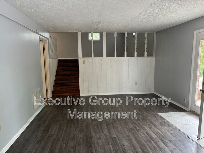 Foto del edificio - 1178 Lois Ln