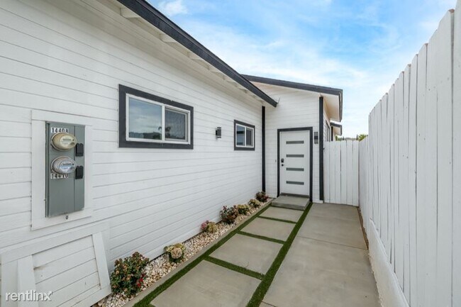 Building Photo - 2 br, 1.5 bath House - 14410 Garden rd