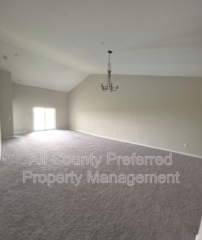 Building Photo - 3940 Playa Del Sol Dr
