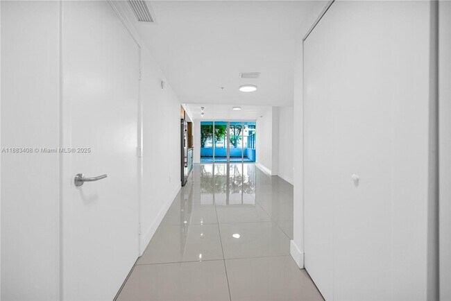 Building Photo - 6620 Indian Creek Dr