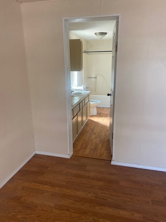 Building Photo - 1021 Wiley Ave