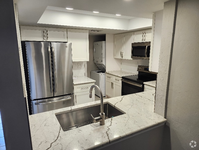 Building Photo - 3645 Boca Ciega Dr