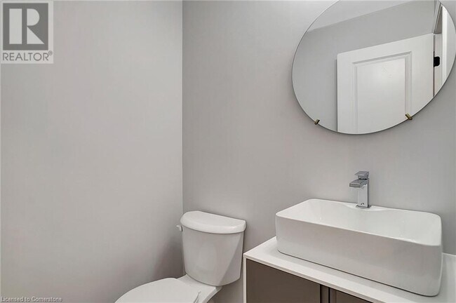 Photo du bâtiment - 102 Spruce St
