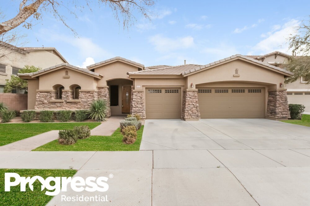 Primary Photo - 2221 S Holguin Way