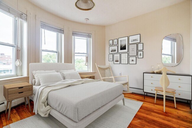 Foto del edificio - Great 5 Bedroom Available 09/01/2026