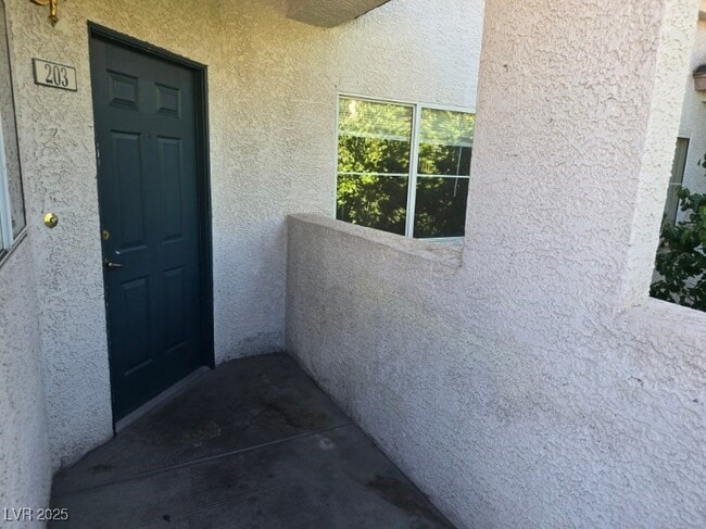 Building Photo - 2120 Calville St