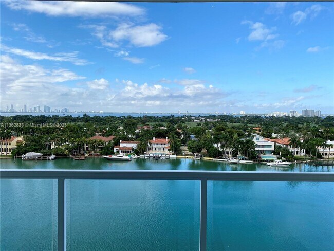 Foto del edificio - 5600 Collins Ave