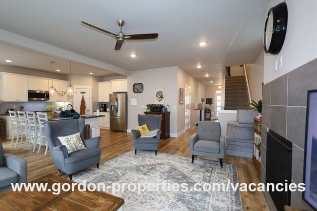 Foto del edificio - SE Golden Eagle Ln - 4 bedroom home in Hap...