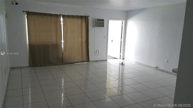 Foto del edificio - 11935 NE 19th Dr
