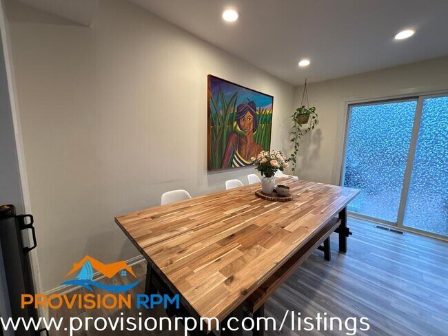 Building Photo - 7984 Foxchase Ln