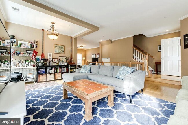 Foto del edificio - 1600 Hunting Creek Dr