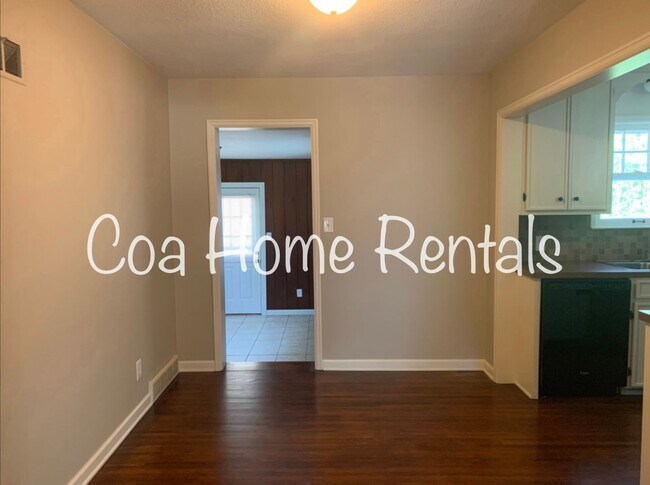 Foto del edificio - Remodeled East Side Home