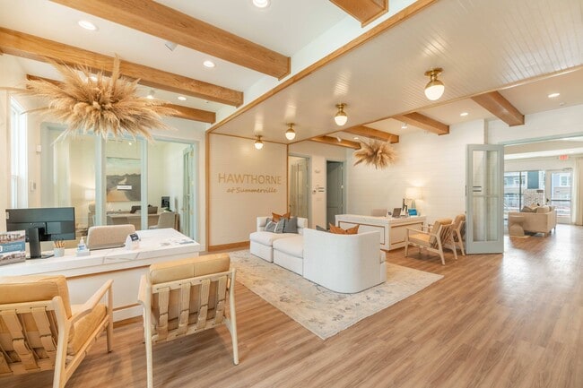 Building Photo - Hawthorne at Summerville