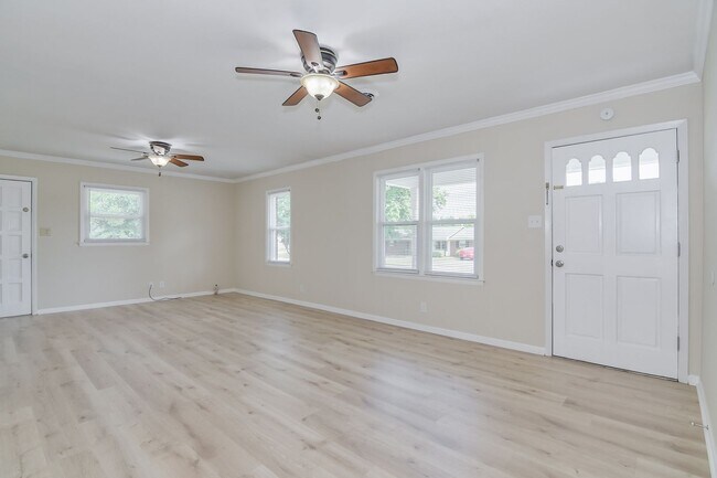 Building Photo - 3 Bedroom Ranch