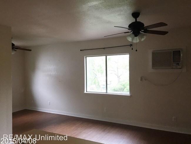 Building Photo - 147 Halliday Ave