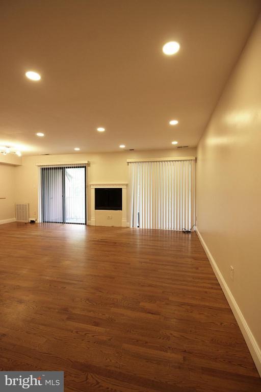 Building Photo - 3946 El Camino Pl