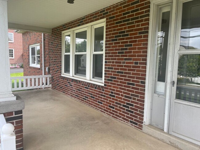 Foto del edificio - Beautiful 5-Bedroom Home in East Cocalico ...