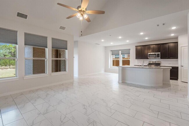 Foto del edificio - 8215 Prairie Rye Dr