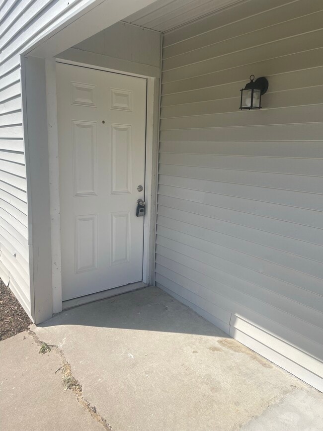 Building Photo - 1005 Southampton Dr