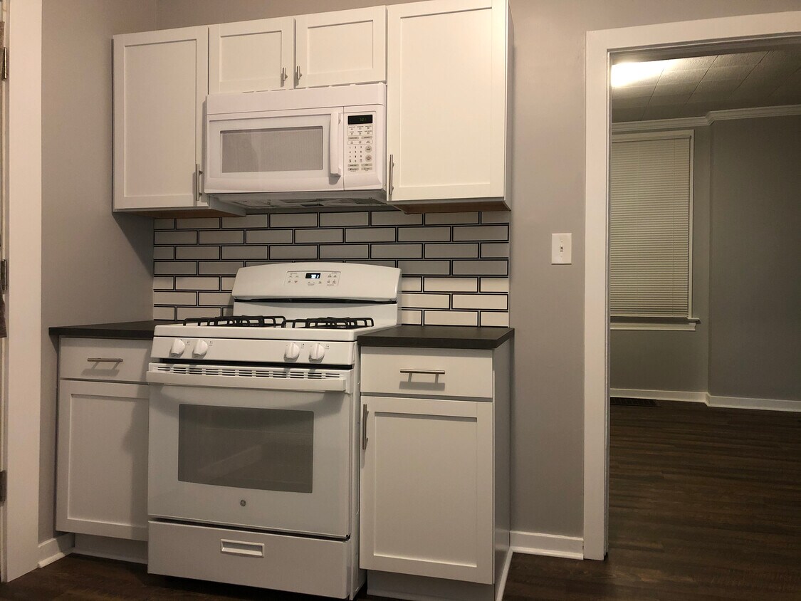 617 Center Ave Unit 1, West View, PA 15229 Apartments in West View, PA