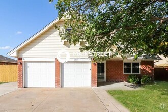 Building Photo - 1113 N Patterson Dr