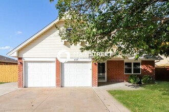 Building Photo - 1113 N Patterson Dr