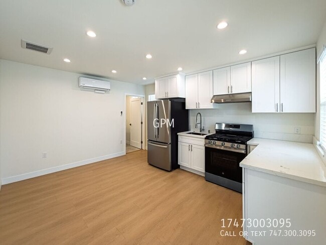 Foto del edificio - 11022 1/2 Penrose St-