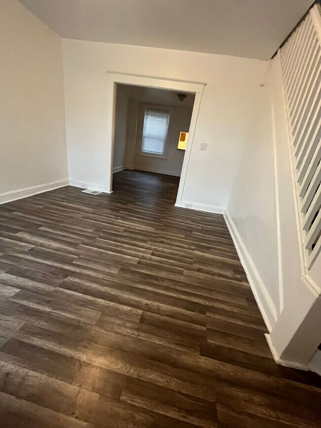 Foto del edificio - 2602 E Chase St