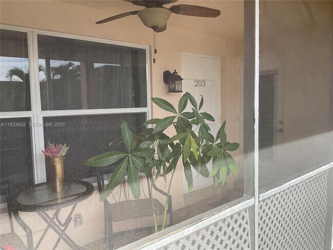 Foto del edificio - 100 SE 6th Ave