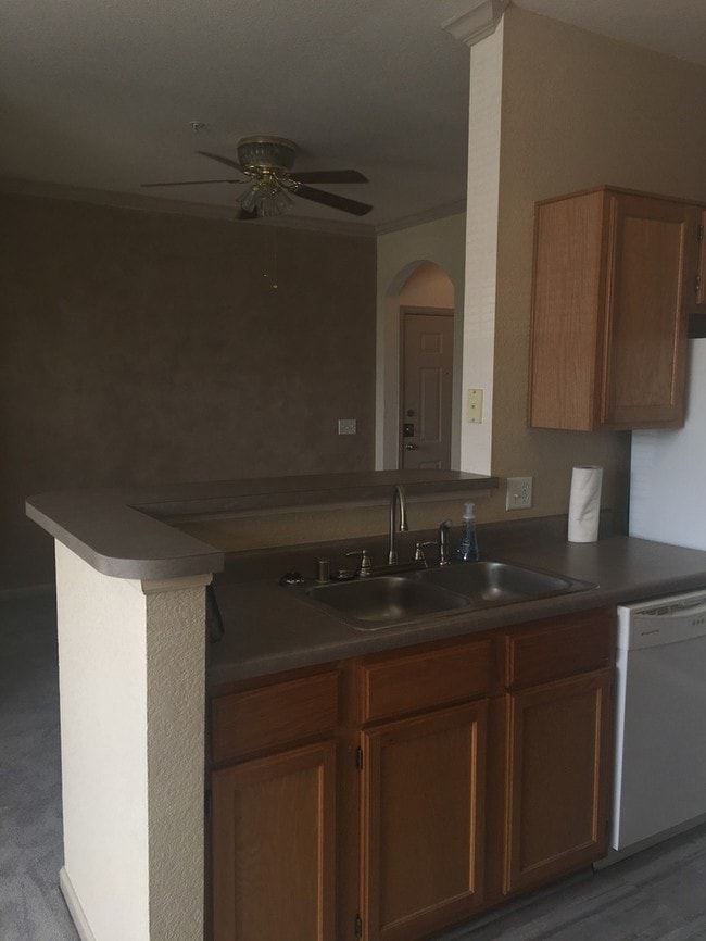 Building Photo - Lovely 1 Bedroom Condo in Fossil Creek