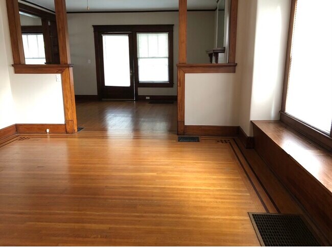 View into living room from dining room - 2014 Woodbourne Ave
