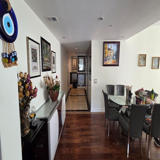 Building Photo - 195 14th St NE