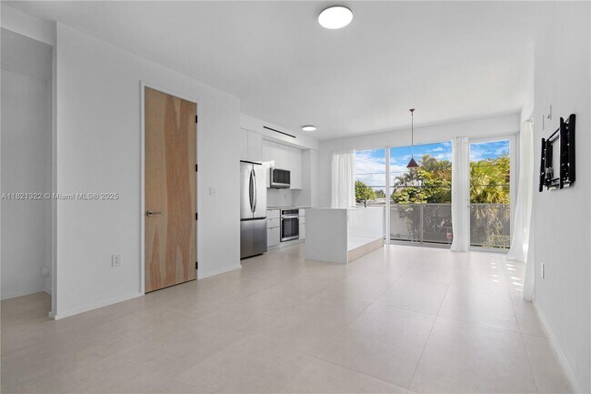 Foto del edificio - 4432 W Flagler St