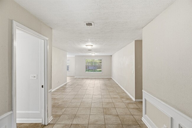 Building Photo - 20011 Sweetgum Forest Dr