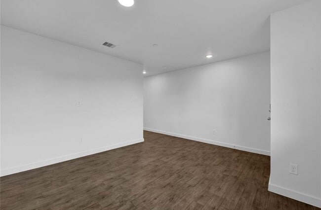 Foto del edificio - 12603 Telge Rd