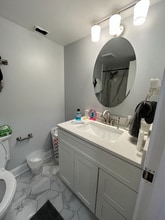 Building Photo - 9705 Kings Crown Ct