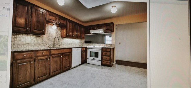 Building Photo - 1305 Nest Pl