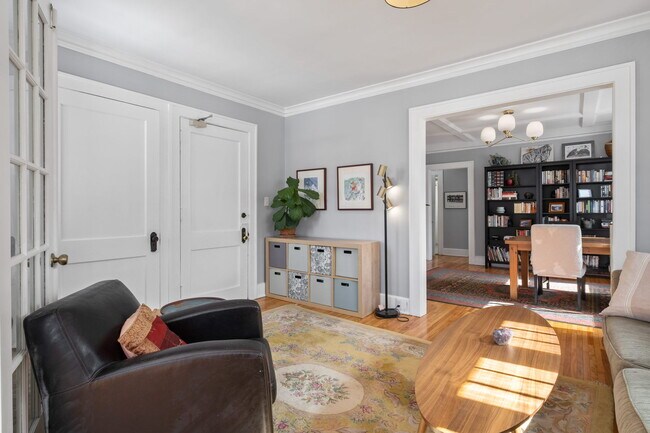 Building Photo - 4533 Beard Ave S